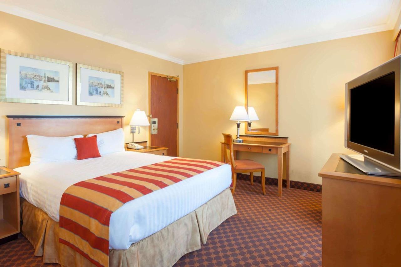 Howard Johnson By Wyndham Vancouver Downtown Kültér fotó