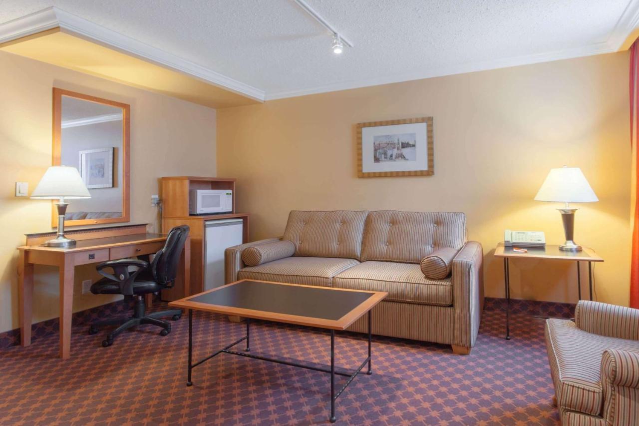 Howard Johnson By Wyndham Vancouver Downtown Kültér fotó
